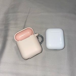Apple AirPods with case